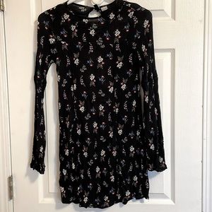 Long sleeve mini dress black with flowers